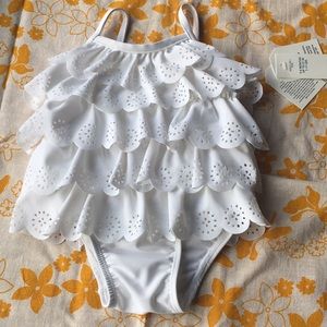 ✨HP✨Baby GAP Eyelet Ruffle Swim One-Piece NWT